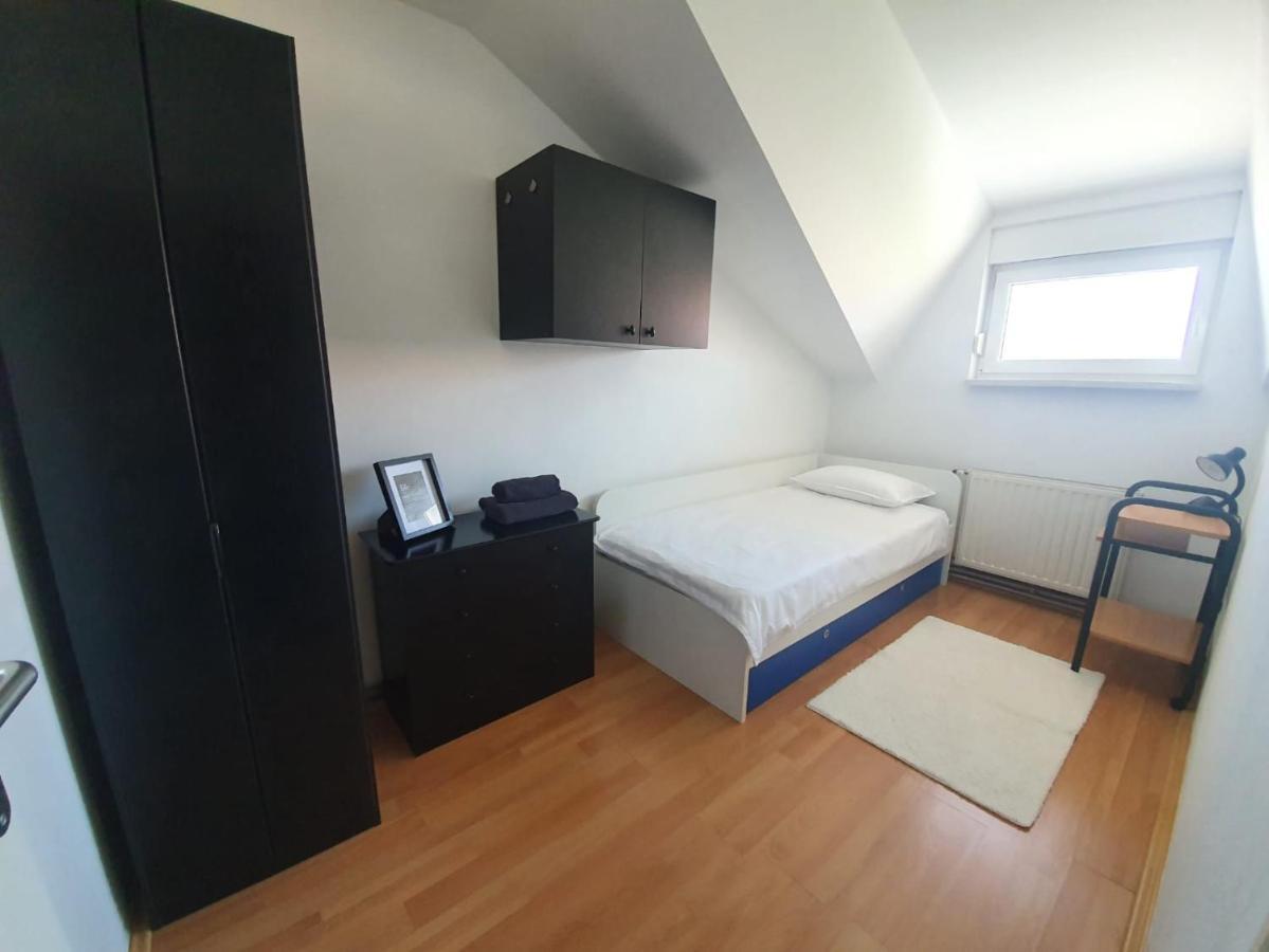Apartment Lily Near Zagreb Airport Велика-Горица Экстерьер фото